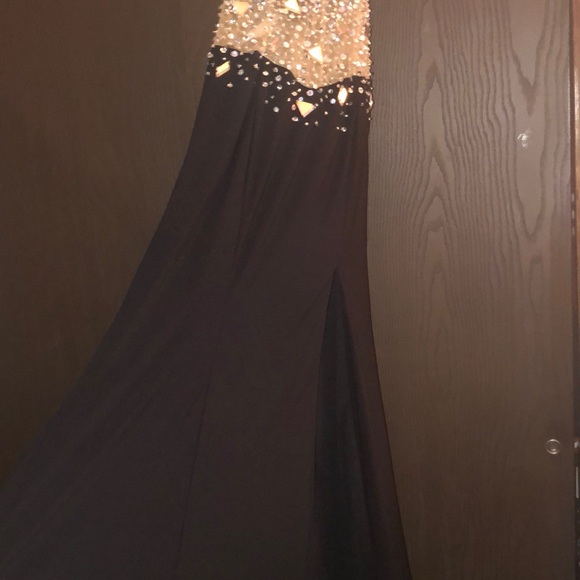 Black sequenced mesh prom dress - Picture 4 of 8